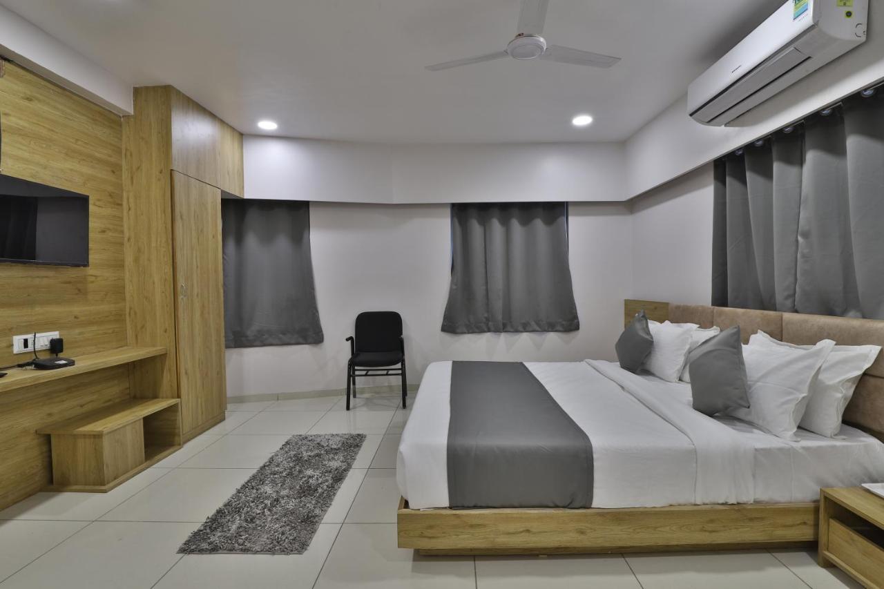Hotel Monville Group Vadodara Luaran gambar