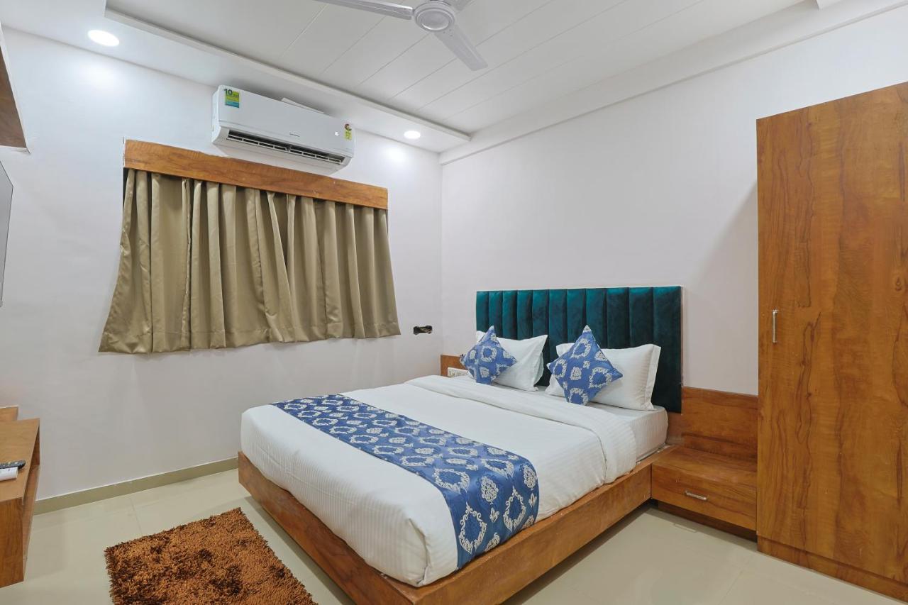 Hotel Monville Group Vadodara Luaran gambar